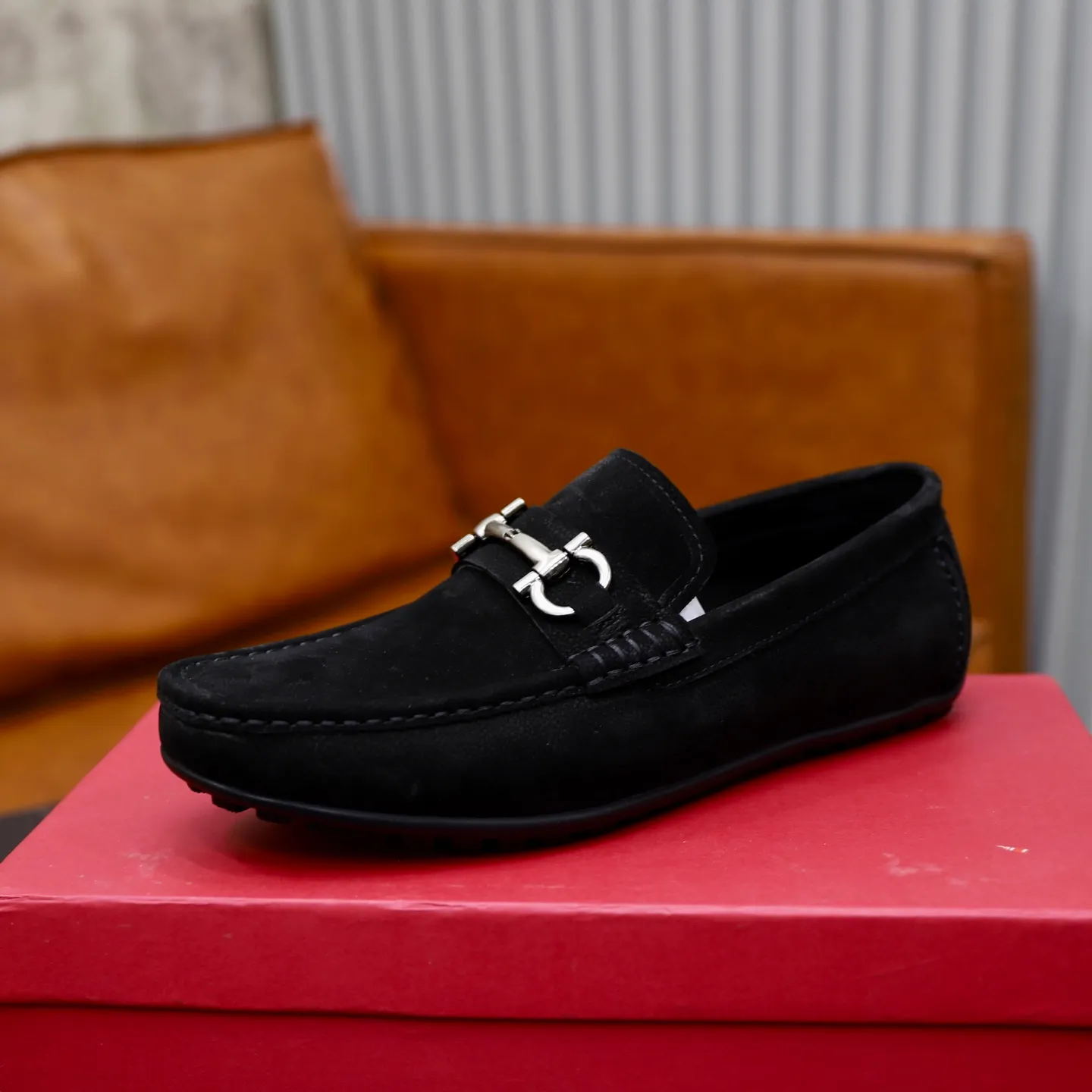 Ex-factory price: 462💰🙅‍♂️🙅‍♂️🙅‍♂️Niuli Brand: Ferragamo Standard code: Men's code 38/44 (45 customized) Grade: Same as the official website Material: Original imported cowhide leather lining Original wear-resistant lightweight outsole Style category: Men's casual slip-on shoes Bean shoes Distinguished luxury brand elements top luxury Color: actual picture color